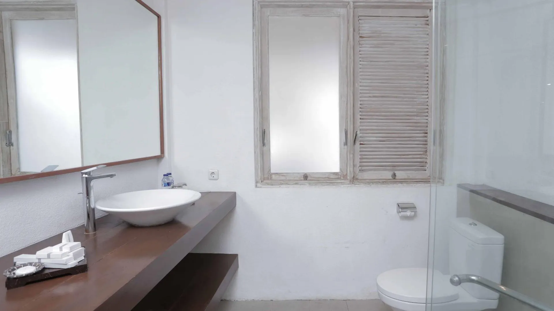 Reddoorz Plus @ Umalas Kerobokan Семиньяк Отель
